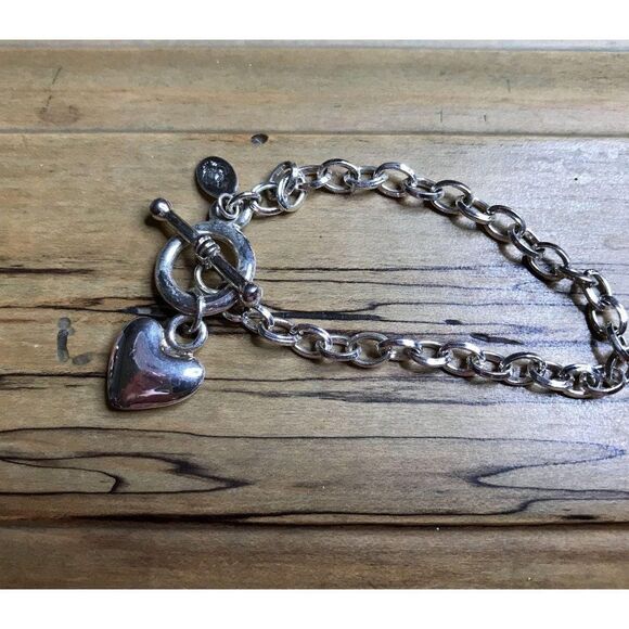 Premier Designs Puffed Heart Silver Tone Chain Link Bracelet 6" Toggle Closure - Picture 2 of 3